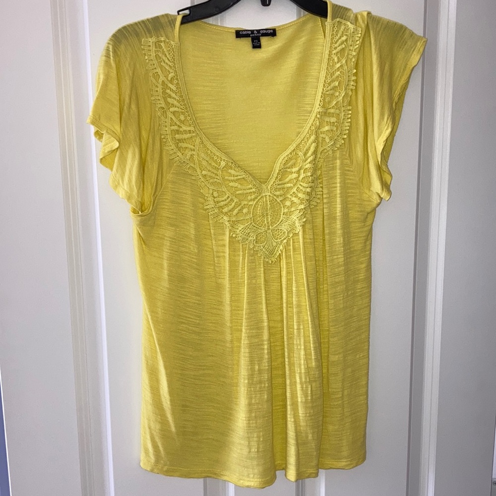 Cable & Gauge women’s yellow top size PS petite small